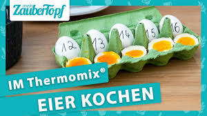 Nicht zuletzt mag jeder sein ei ein kurzes abschrecken des frisch gekochten eies mit kaltem wasser ist eigentlich überflüssig. Eier Kochen Im Thermomix Das Sind Die Perfekten Kochzeiten Youtube