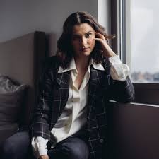 A single mother fears for her life and that of her daughter when they become targets of a serial killer. Rachel Weisz On Working Cate Shortland On Marvel S Black Widow