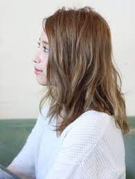 陽に透ける柔らかい髪 ナチュラルな中にハッとする色気を足して pieceのヘアスタイル ヘアスタイリング ヘアスタイル ロング ヘアスタイル