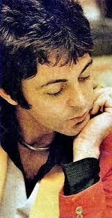 Karen Kochanski's Instagram, Twitter & Facebook