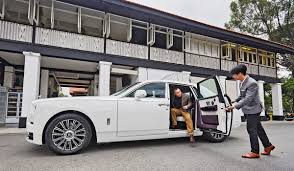 Check the most updated price of rolls royce ghost 2021 price in malaysia and detail specifications, features and compare rolls royce ghost 2021 prices features and detail. Car Review The Rolls Royce Phantom The Peak Malaysia