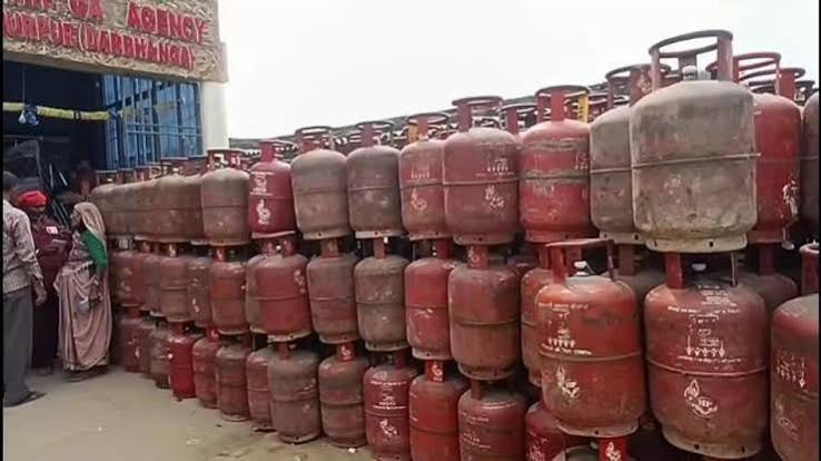 Kitchen Hacks Cooking Tips LPG Cylinder - Kitchen Hacks: नहीं पड़ेगी जल्दी-जल्दी रिफिल करवाने की जरूरत.. इन टिप्स को अपनाकर बनाएं खाना, सिलेंडर देगा साथ डेढ़ से दो ...