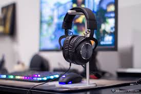 In fact, the 7.1 surround on this headset might be the best implementation of the technology we've seen. The Best Gaming Headset With Best Microphone Logitech Pro X Review