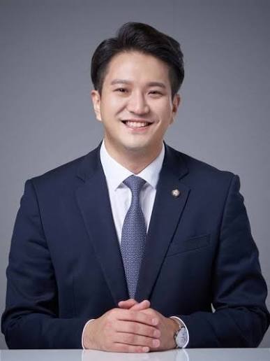 전용기 민주당 의원, 예결소위 위원장으로 선출 - 중부일보