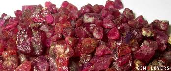 Ruby is one of the traditional cardinal gems, together with amethyst, sapphire, emerald, and diamond. Dragocennyj Kamen Rubin Cvet I Chistota Gem Lovers