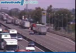 Maybe you would like to learn more about one of these? Camion Si Ribalta In A1 Tra Parma E Campegine Muore Il Conducente Autostrada Chiusa
