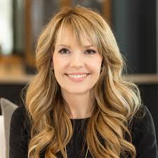 Dana Ellington's Instagram, Twitter & Facebook