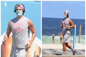 Verdades secretas es una exitosa serie de televisión brasileña producida y transmitida por la cadena de televisión tv globo a las 23:00 horas, entre el 8 de junio y el 25 de septiembre de 2015 con un total de 64 capítulos. Reynaldo Gianecchini Se Exercita Em Orla De Praia No Rio Quem Quem News