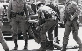 En septiembre de 1976, durante los primeros meses de la dictadura militar argentina, siete adolescentes de la ciudad de la plata son secuestrados, torturados y más cosas: Se Cumplen 43 Anos De La Noche De Los Lapices Noticias De Brownnoticias De Brown