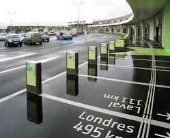 Signaletique R Baur Centre Commercial A Cholet Design De Signalisation Design Urbain Paris