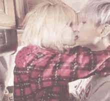 If you leave the original source address, it is okay to create the gif file. Kpop Hyunseong Gifs Tenor