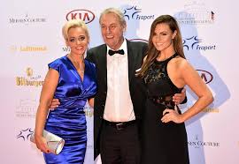 Dieser pinnwand folgen 199 nutzer auf pinterest. Laura Wontorra Im Stadion Bin Ich Eine Rampensau Express De Seite 2