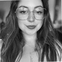 Amanda Kaczmar's Instagram, Twitter & Facebook