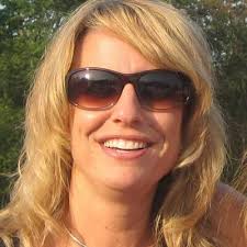 Stacy Larson (@snlarson)