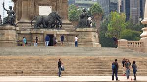 No es un ángel, aunque parece custodiar el ir y venir de una de las ciudades más populosas y entrañables del mundo. Fotos De Monumento El Angel De La Independencia Ver Fotos E Imagenes De Monumento El Angel De La Independencia