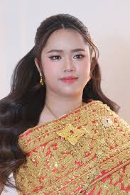 ໄດ້ເວລາໂພສຮູບພຣີເວດດີ້ງແບບລົວໆ✨ Vieng Chanthavongsa 📸: Lee Una  Makeup&Hair:Sammy Philavong Apao Xaliboun ຊຸດໄຫມຫຼວງພະບາງ: Sompaseuth  Chounlamany Organizer: Lina Organizer Location: Luang Prabang View Hotel ...