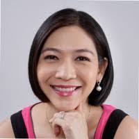 Evelyn Peng's Instagram, Twitter & Facebook