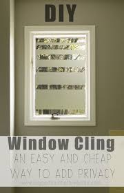 Add Privacy To Bathroom Windows With This Diy Dusche Fenster Folie Fenster Sichtschutz Badezimmer Fenster Ideen
