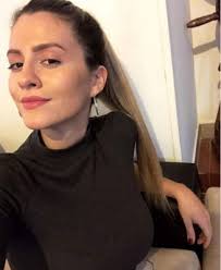 Hincha' del Olimpia y ya deslumbró en Roatán: Daniela, la preciosa hermana  de Espíndola