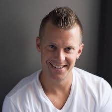 Jonathan Farr's Instagram, Twitter & Facebook