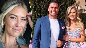 Christina Eleanor's Instagram, Twitter & Facebook