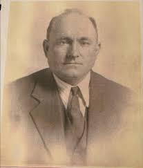 Sicilian phrase cu e' luoncu coghgia i ficu meaning and interpretation