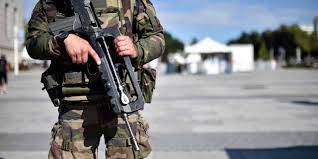 « valeurs actuelles » a publié dimanche 9 mai une nouvelle tribune de militaire, lancée par des militaires le magazine avait déjà publiée, le 21 avril, une tribune dans laquelle plusieurs généraux. Valeurs Actuelles Publie Une Nouvelle Tribune De Militaires