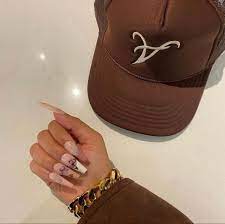 Pinterest Taylajaybeauty In 2021 Streetwear Hats Fitted Hats Brown Skin Girls