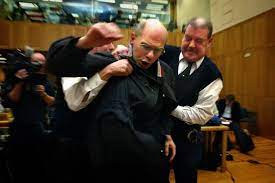 Maybe you would like to learn more about one of these? Voor Wie De Deventer Mediazaak Tot Het Einde Luistert Blijft Maar Een Dader Over Trouw