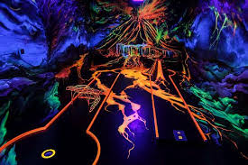 See moonlight minigolf and all duisburg has to offer by arranging your trip with our duisburg driving holiday planning app. Dusseldorf Indoor Minigolf Mit Schwarzlicht Bei Cosmo Sports Eroffnet Unternehmen Wirtschaft Report D De Dusseldorf Internetzeitung