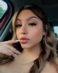 Amy Canseco's Instagram, Twitter & Facebook