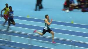 400 metre engelli koşusunda norveçli karsten warholm, rekor kırarak altın madalyayı kazandı! 200m Finale U20 Karsten Warholm 21 33 Um Innendors 2014 By Friidrettsklipp