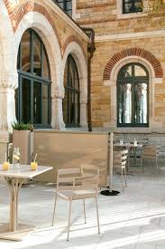 The luxembourg table by fermob boasts simple, clean lines that will fit right in with just about any modern indoor or outdoor space. Ferrum Living Fermob Tisch Luxembourg Muskat