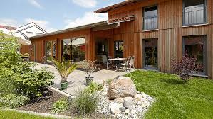 Heute ist es fasst ein muss, sich kostenlose energien aus seiner umwelt zu nutze zu machen. Kfw Effizienzhaus Die Kunst Des Zimmermanns