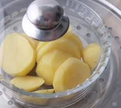 Cara membuat perkedel kentang renyah di luar lembut di dalam. Cara Membuat Perkedel Kentang Mozzarella Khas Korea Kejunya Meleleh