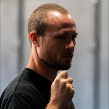 What is the difference between the Starlink models sold at OfficeWorks and  the Starlink website in Australia?