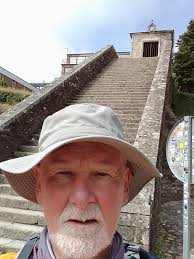 Can an elderly person do the camino de santiago? «It's not how old you are,  what matters is your physical and mental condition.» 👉 Physiotherapist  Vanesa López offers some tips