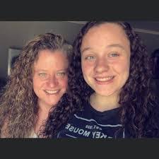 Faye Mosher's Instagram, Twitter & Facebook