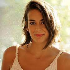 Una vez que carabineros se llevó al camarógrafo que agredió al hombre del . Simone Mardones Home Facebook