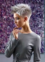 Jednoduché účesy retro účesy účesy pro každodenní nošení barvy na vlasy vlasy a líčení barvy na vlasy účesy pixie styly účesů. The Cute Eyes Pixie Ucesy 2021 Women S Haircuts For Short Hair Novocom Top Za Zrodem Pixie Stala Slavna Modelka Twiggy