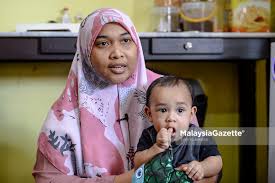 .hamzah zainudin 01 09 2015, datuk hamzah zainuddin on custody, mh370 tragedy financial assistance will be given to family members, harga petrol dan diesel diumum setiap hari rabu hamzah. Anak Tepuk Tangan Saya Cari Arwah Kata Isteri Abam