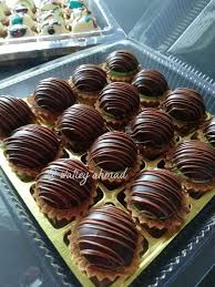 I just spent nearly an hour writing the recipe and detailed explaination of the latest rolled pineapple tarts until i accidently clicked and erased all of it. Moel Malaysia Cheese Tart Montok Lawakan Nak Facebook