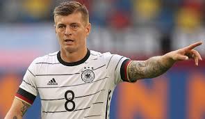 We would like to show you a description here but the site won't allow us. Dfb Team Pk Mit Toni Kroos Und Robin Koch Brauchen Uns Vor Frankreich Nicht Zu Verstecken