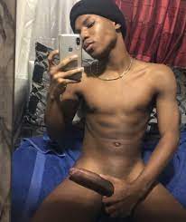 Nude dick pics and selfies from naked guys