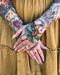 Tattoo Hand Tattoo Girl Traditional Hand Tattoo Traditional Tattoo Flowers Neo Traditional Tattoo