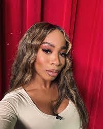 Elsie Lott's Instagram, Twitter & Facebook