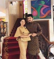 Lagi ganti baju, artis sinetron indonesia gak sadar merekam. 35 Terbaik Untuk Baju Raya Artis Malaysia 2018 Lamaz Morradean