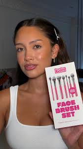 🦋 Drop a butterfly if you LOVE Mariah… …and tell me your fave song too  🎶💖 @xk.r.e.x you go first because I cried last night I wasn't there with  you an basically