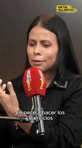 Janeth Camacho : Sobre el estudio y los hijos La historia de una mujer que  nació en el campo y que logró cumplir su sueño de convertirse en periodista  y descubrió su