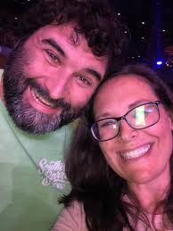 7 months pregnant and rocking the tap house live